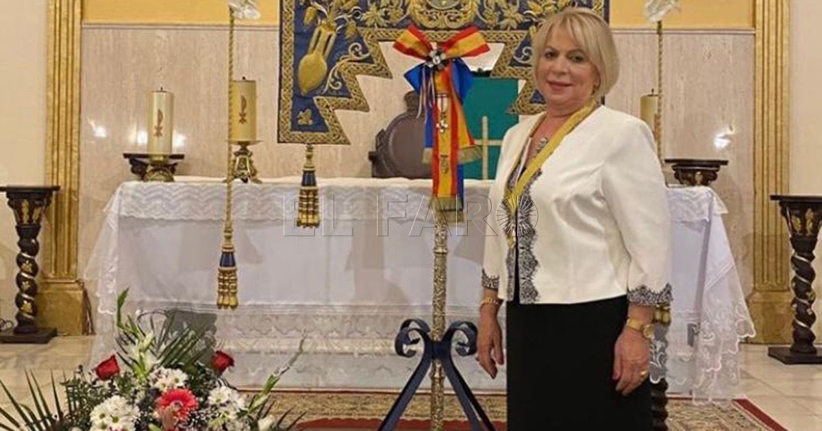 Antonia Hermana Mayor de la Hermandad del Rocío Casi todo listo en la Hermandad del Rocío para la verbena de mañana