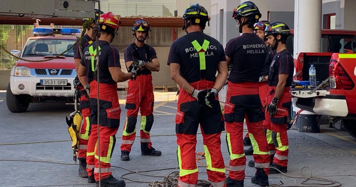 Bomberos Así es el día a día de la jornada laboral de un bombero en Melilla