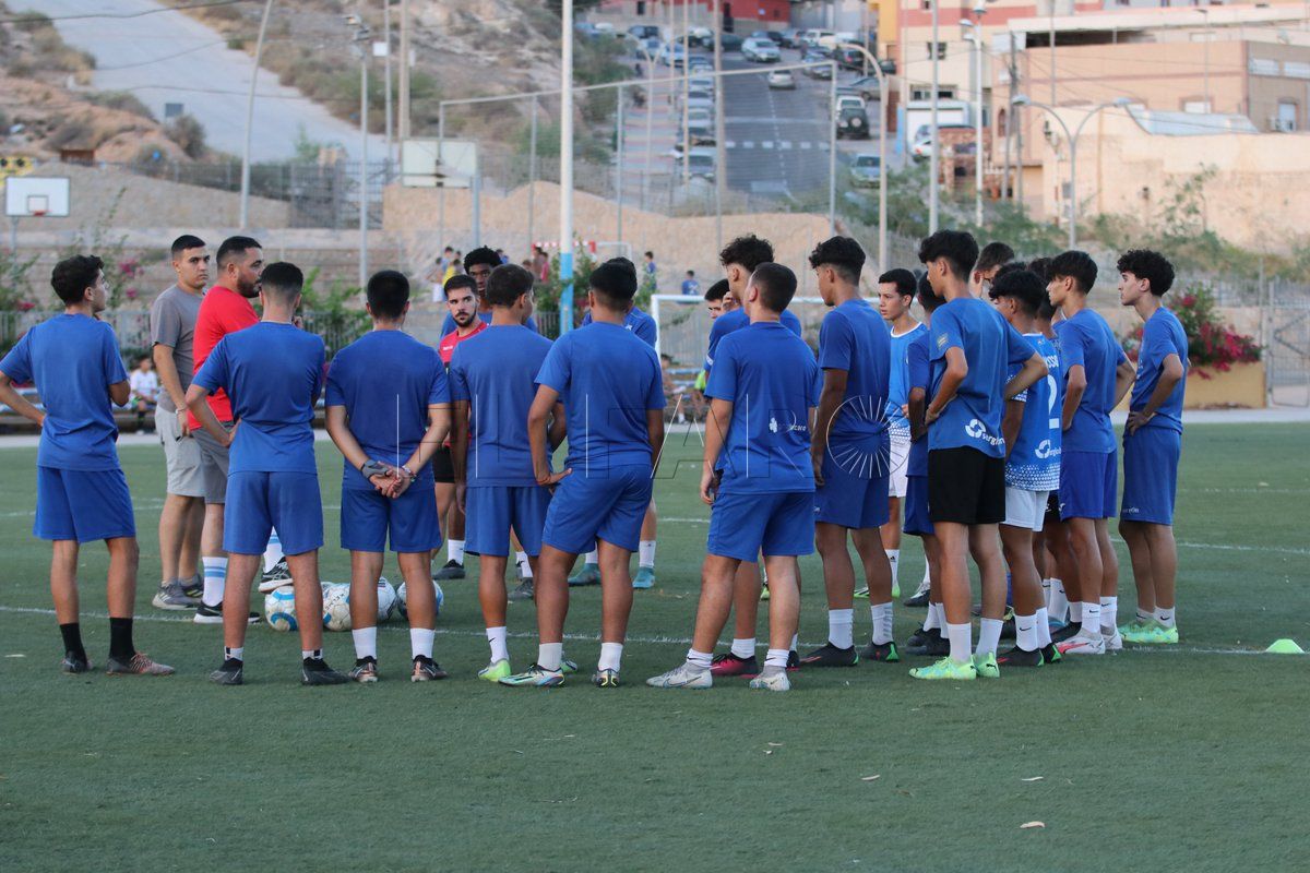 F4r XM9XQAAWboq copia La UD Melilla juvenil debuta este sábado