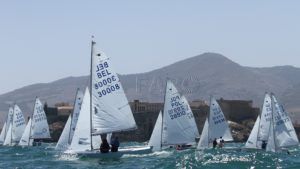Regata Melilla 02 Alexandre Tinoco y Alba Muñoz, primeros líderes del III Trofeo de vela ligera RCMM-MSC Snipe