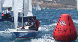 Regata Melilla 04 Alexandre Tinoco y Alba Muñoz, primeros líderes del III Trofeo de vela ligera RCMM-MSC Snipe