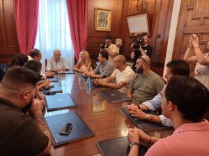 Vista hosteleros El presidente de la ciudad se reúne con los empresarios de hostelería con el propósito de impulsar el sector