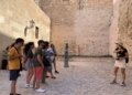 WhatsApp Image 2023 08 03 at 19.39.53 1 Turistas de diferentes partes de España disfrutan de 'Melilla la Vieja: el origen'
