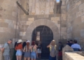 WhatsApp Image 2023 08 03 at 19.40.33 2 Turistas de diferentes partes de España disfrutan de 'Melilla la Vieja: el origen'