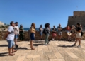 WhatsApp Image 2023 08 03 at 19.40.45 1 Turistas de diferentes partes de España disfrutan de 'Melilla la Vieja: el origen'