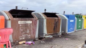 contenedores El barrio del Poblado ‘Legionario’, una zona periférica abandonada