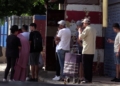 gente frontera 3 Tránsito constante de viajeros en la frontera durante el día de la Asunción