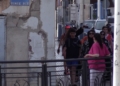 gente pasando la frontera Tránsito constante de viajeros en la frontera durante el día de la Asunción