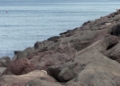 rocas dique sur La reapertura al tráfico del Dique Sur genera división entre la ciudadanía melillense