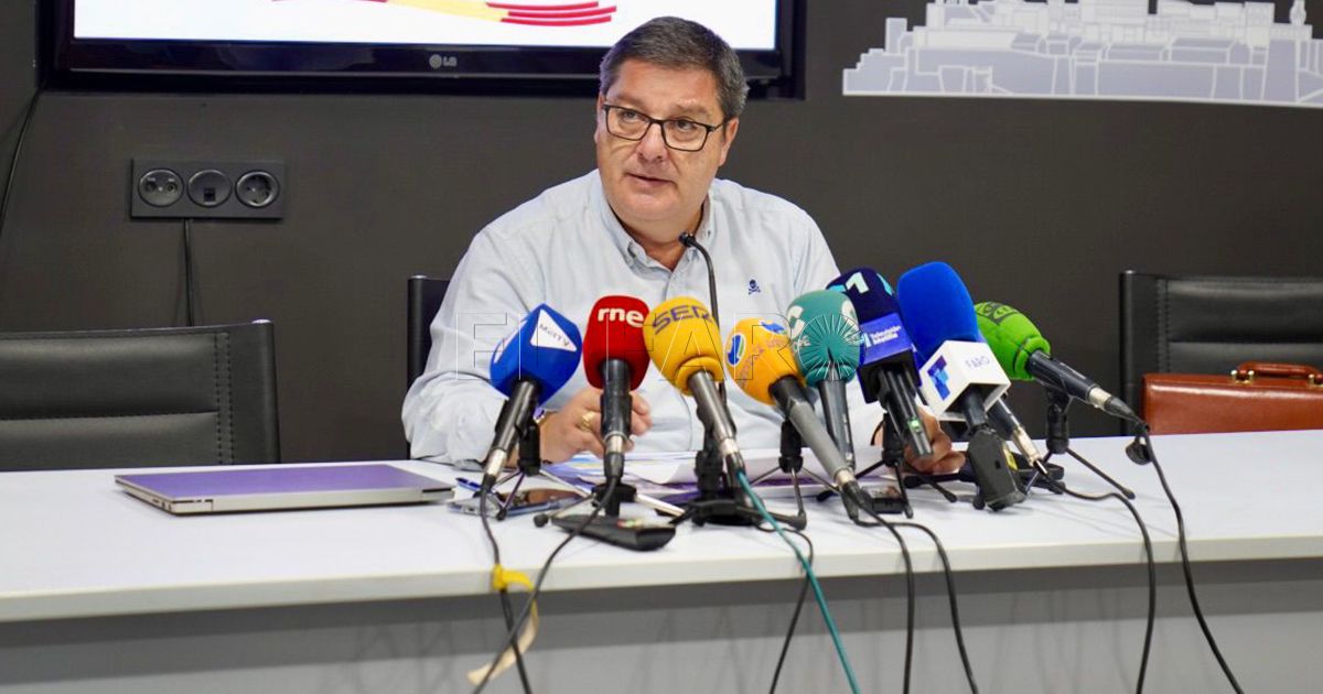 Paco Díaz. Francisco Díaz recrimina a Treviño haber dejado prácticamente vacías las cuentas de Festejos