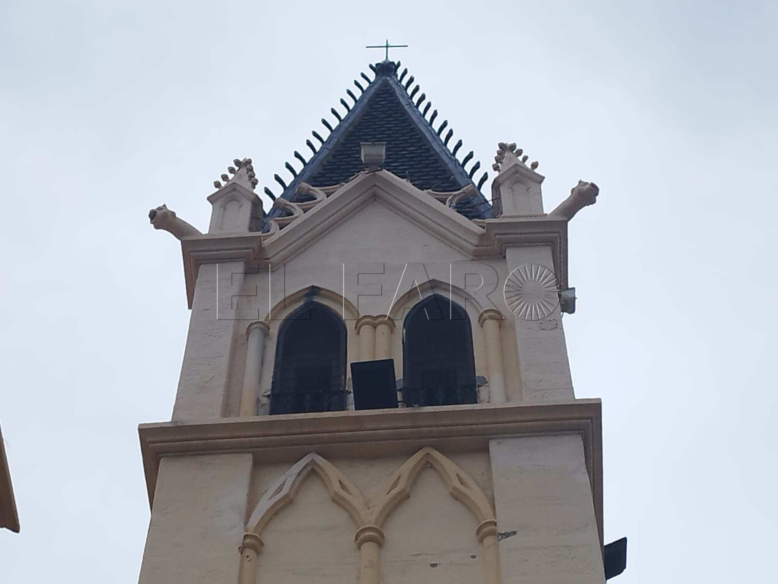 WhatsApp Image 2023 09 18 at 12.44.22 La Capilla Castrense sufre una caída de cascotes