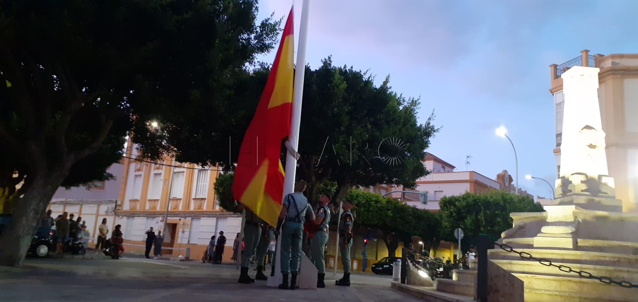 b48ee6b1 5d0c 4c04 aabd 27b285fcef0f La Legión realiza el arriado de Bandera en la Comandancia General