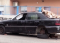 cañada coche destrozado Los vecinos de la Cañada exigen que se mejoren las condiciones del barrio