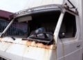 cañada coche destrozado 2 Los vecinos de la Cañada exigen que se mejoren las condiciones del barrio