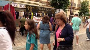 12 El centro de la ciudad se abarrota de melillenses con la I Feria Outlet