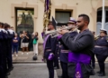 14 3 Cientos de personas en la calle para ver la procesión extraordinaria del Cautivo