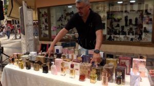 25 El centro de la ciudad se abarrota de melillenses con la I Feria Outlet
