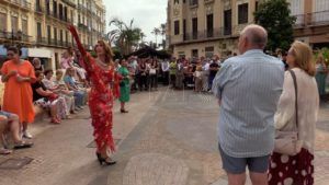 33 El centro de la ciudad se abarrota de melillenses con la I Feria Outlet