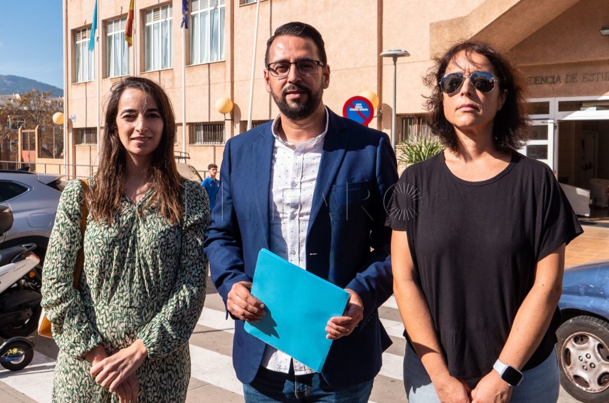 Azmani estudiantes e1696853107668 Somos Melilla reclama la subrogación de los trabajadores de la Residencia de Estudiantes y Deportistas