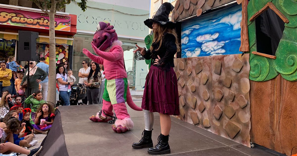 Chispas y Dinosaurio 'Chispas y Dinosaurio' hacen disfrutar a los más pequeños este domingo