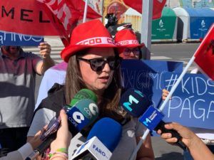 Delegada Las trabajadoras de la guardería 'Melilla' se concentran en su primer día de paros parciales