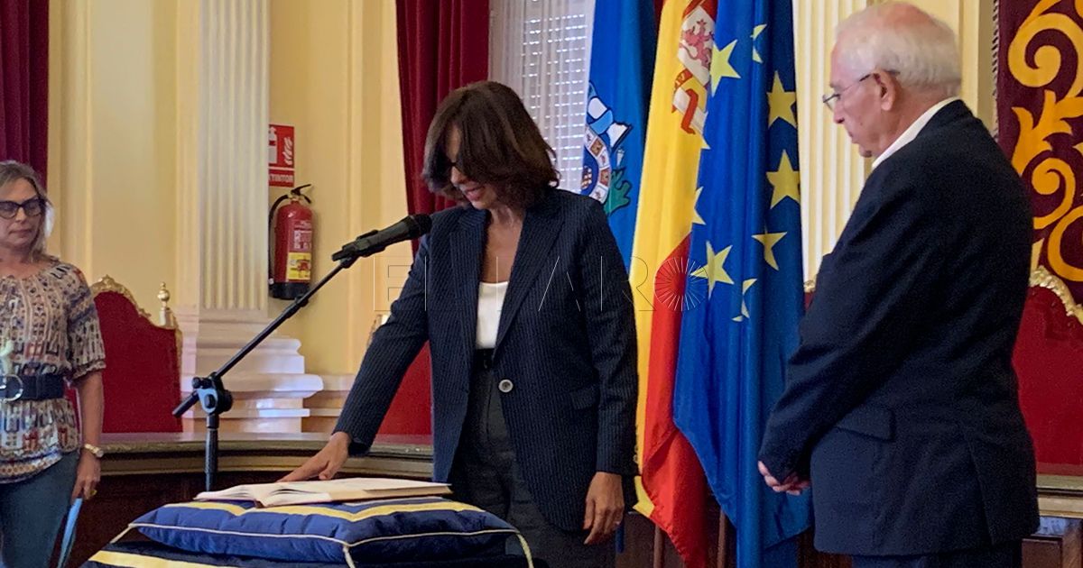 Fadela Mohatar jura el cargo Fadela Mohatar toma posesión de su cargo como vicepresidenta segunda del Consejo de Gobierno
