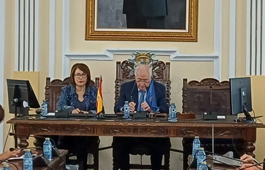 Vice La vicepresidenta de la Asamblea podrá compaginar su cargo con la abogacía