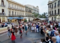 Más de un centenar de personas disfrutan del III Pasacalles Modernista