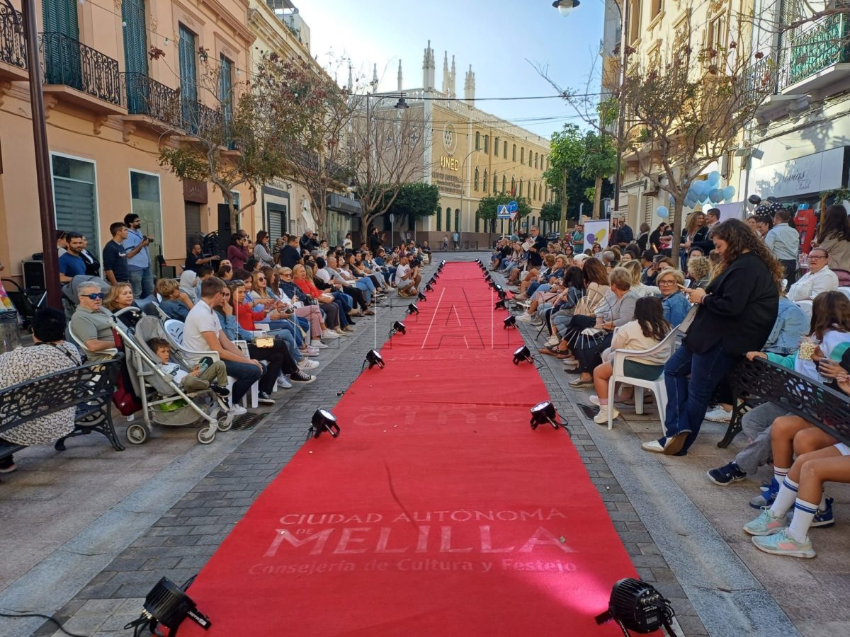 b47697da 3681 47c1 9d4b d63d17113ce0 e1697825816944 El centro se llena de solidaridad y moda en favor de la Asociación Autismo Melilla