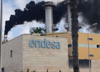 endesa melilla Guelaya denuncia la contaminación de humo negro que produce Endesa en la ciudad
