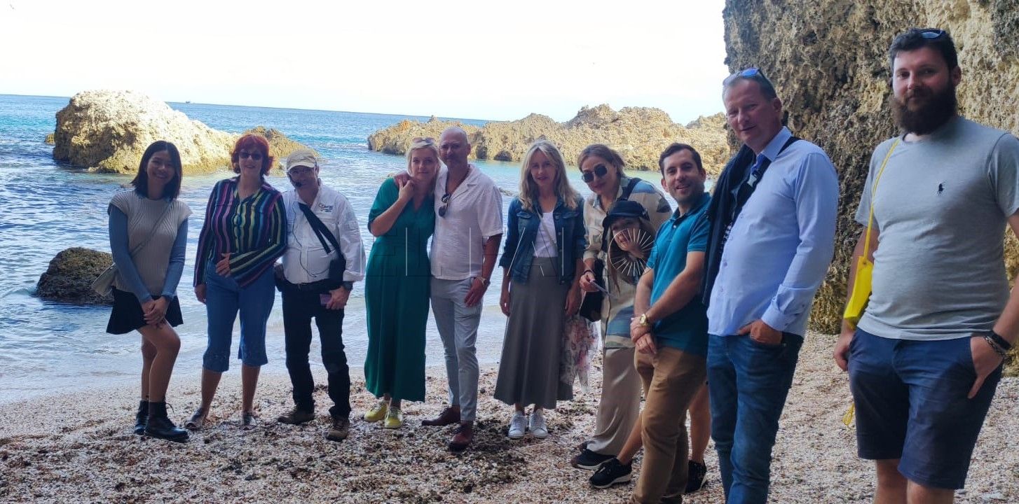 grupo activas Playa de Trápana Visita turística por el décimo aniversario de Activas Charter 100 Melilla