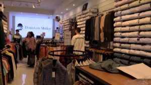 1 8 La fiebre por las compras en Black Friday saca a los melillenses a la calle