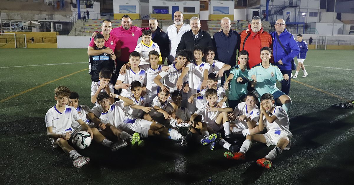 1112121 La P.R. Madrid consigue la Copa Federación en Primera División infantil de fútbol