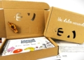 8. Cajas sensoriales personalizadas en las que se ha hecho entrega del ejemplar del libro de recetas Dulces Recuerdos del Sur Atende presenta el libro de recetas "Dulces recuerdos del sur", un homenaje a la sabiduría de nuestros mayores