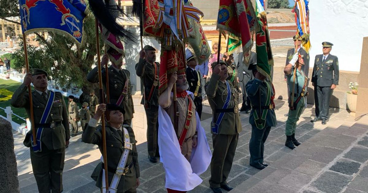 Acto militares La Comgemel celebra el tradicional homenaje a sus difuntos en el Día de los Caídos por la Patria