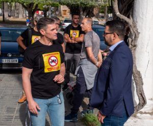 Azmani ambulancia Somos Melilla apoya las reivindicaciones de los profesionales del 061 y exige mejoras en el servicio de ambulancias
