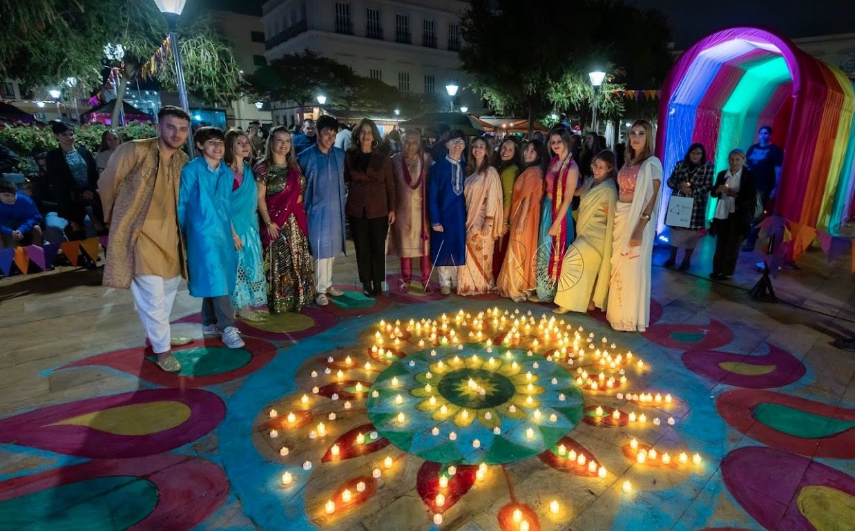 Captura de pantalla 2023 11 18 a las 21.08.09 Cientos de personas celebran el Diwali a ritmo de Bollywood