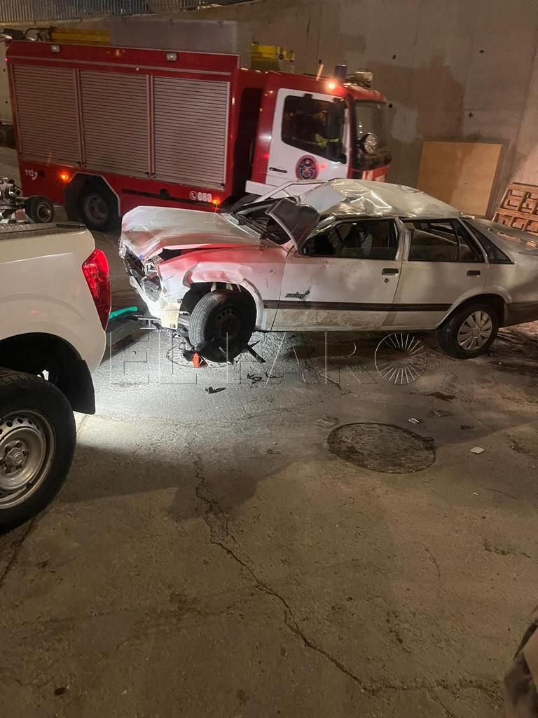 Coche Cañada Un menor herido de gravedad tras caer un coche por un puente en La Cañada