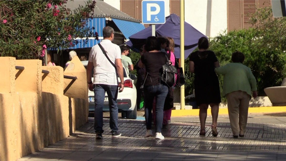 FAMILIA CEMENTERIO e1698860033710 La adjudicación del contrato de Aulas Matinales se realizará esta semana