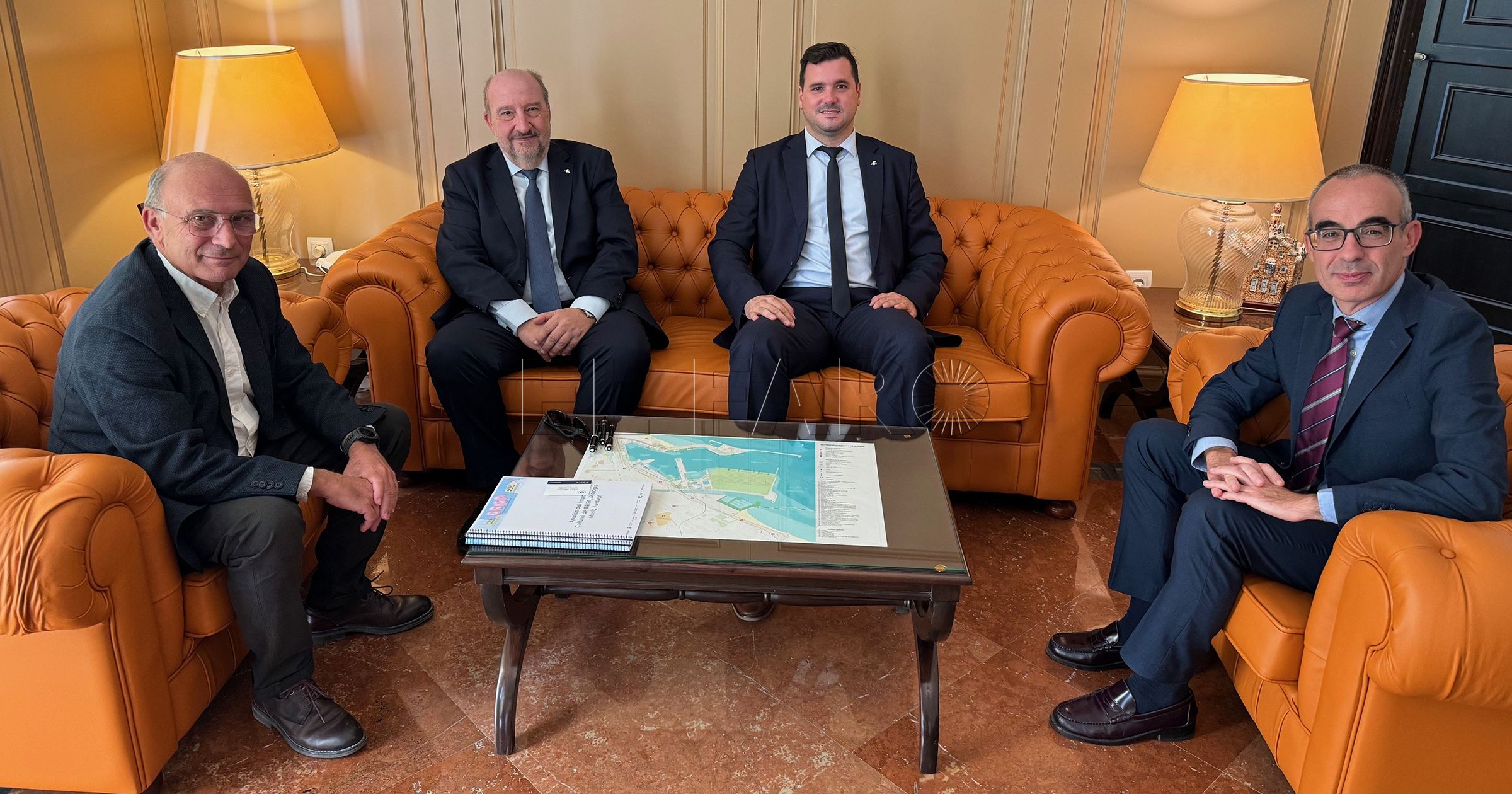 FOTO REUNION AP MELILLA MALAGA recorte Las Autoridades Portuarias de Melilla y Málaga avanzan en la mejora de sus comunicaciones marítimas