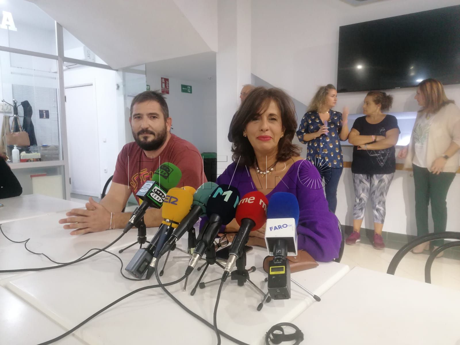Las aulas de mayores volverán cuando se solucione el contrato con la empresa de limpieza
