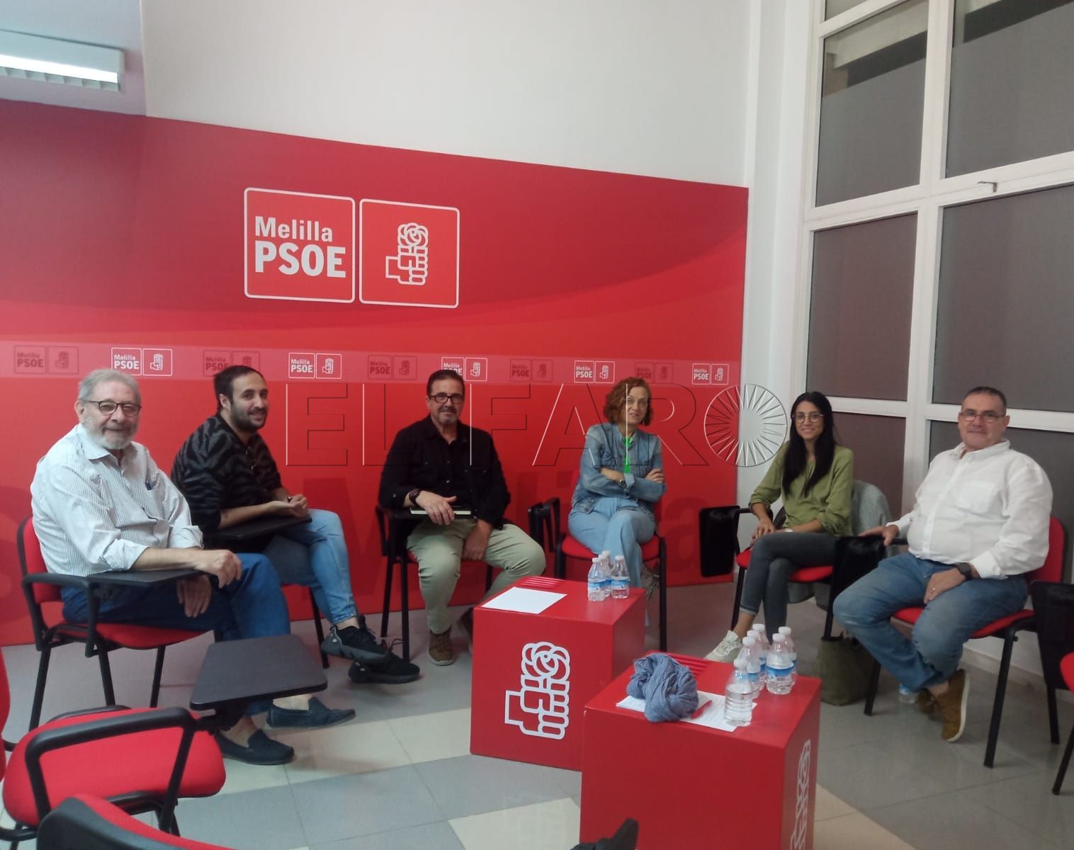 c8ce2a84 c6c2 471d 8841 9c3e2b4a0eab 1 El PSOE se reúne con los trabajadores para interesarse por su situación tras el anunciado cierre de la residencia