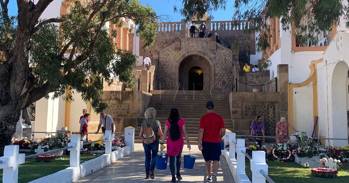 cementerio La Purísima se llena en el Día de Todos los Santos