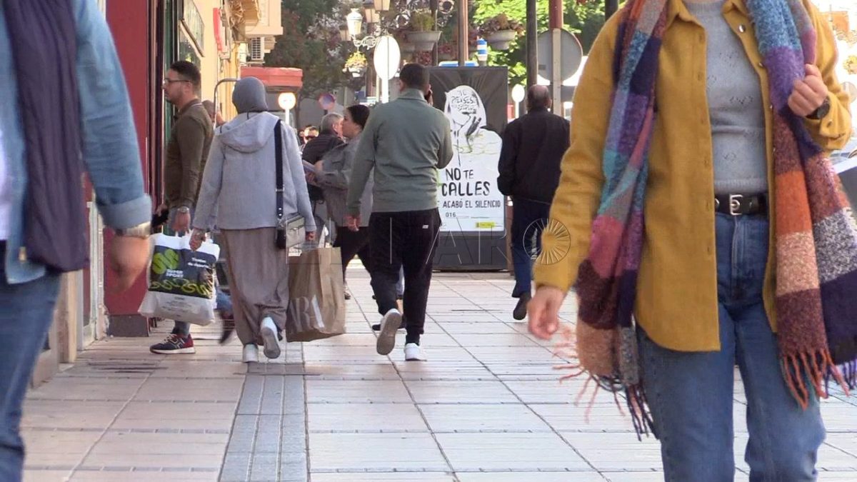 La fiebre por las compras en Black Friday saca a los melillenses a la calle