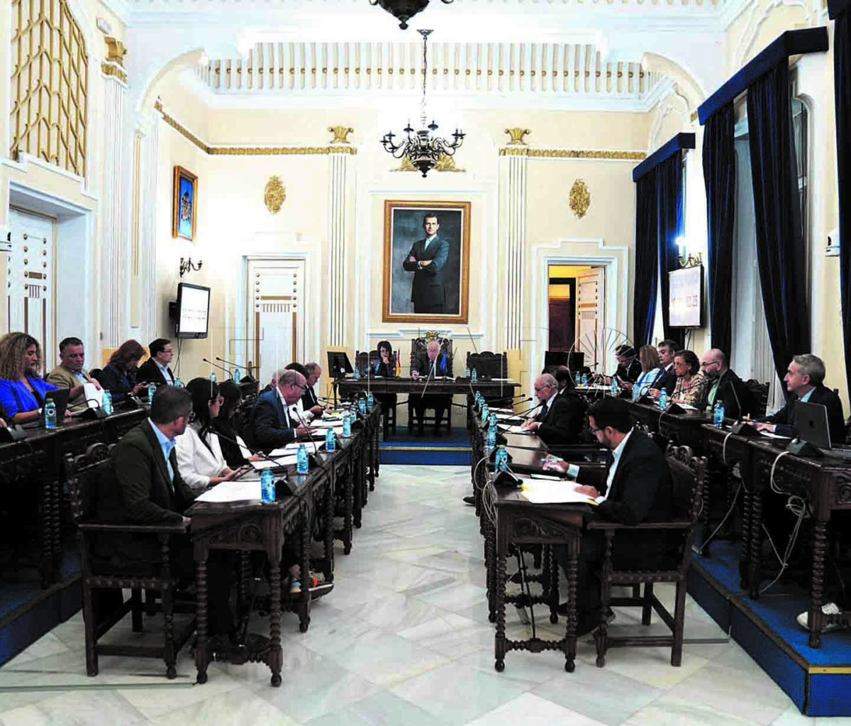 04 01 2 e1702244774353 Mociones de Vox encima de la mesa