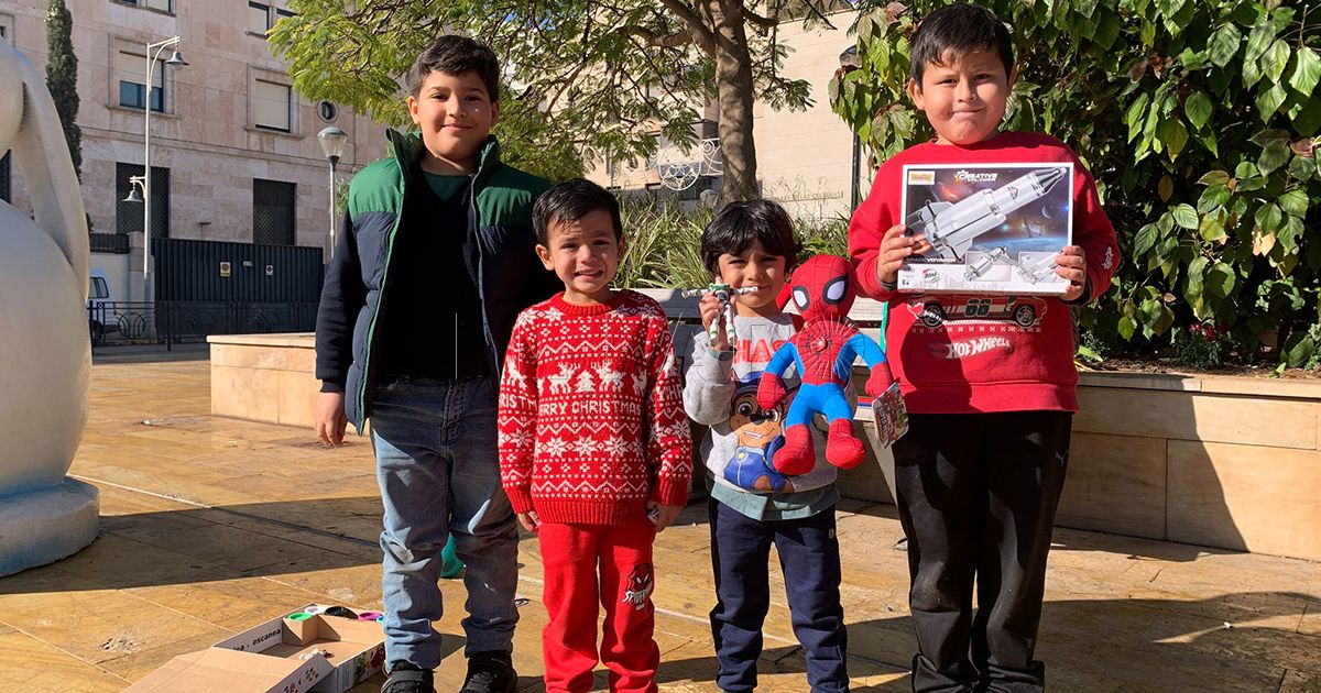 Juguetes Papá Noel llega a Melilla y reparte la ilusión entre los niños de la ciudad