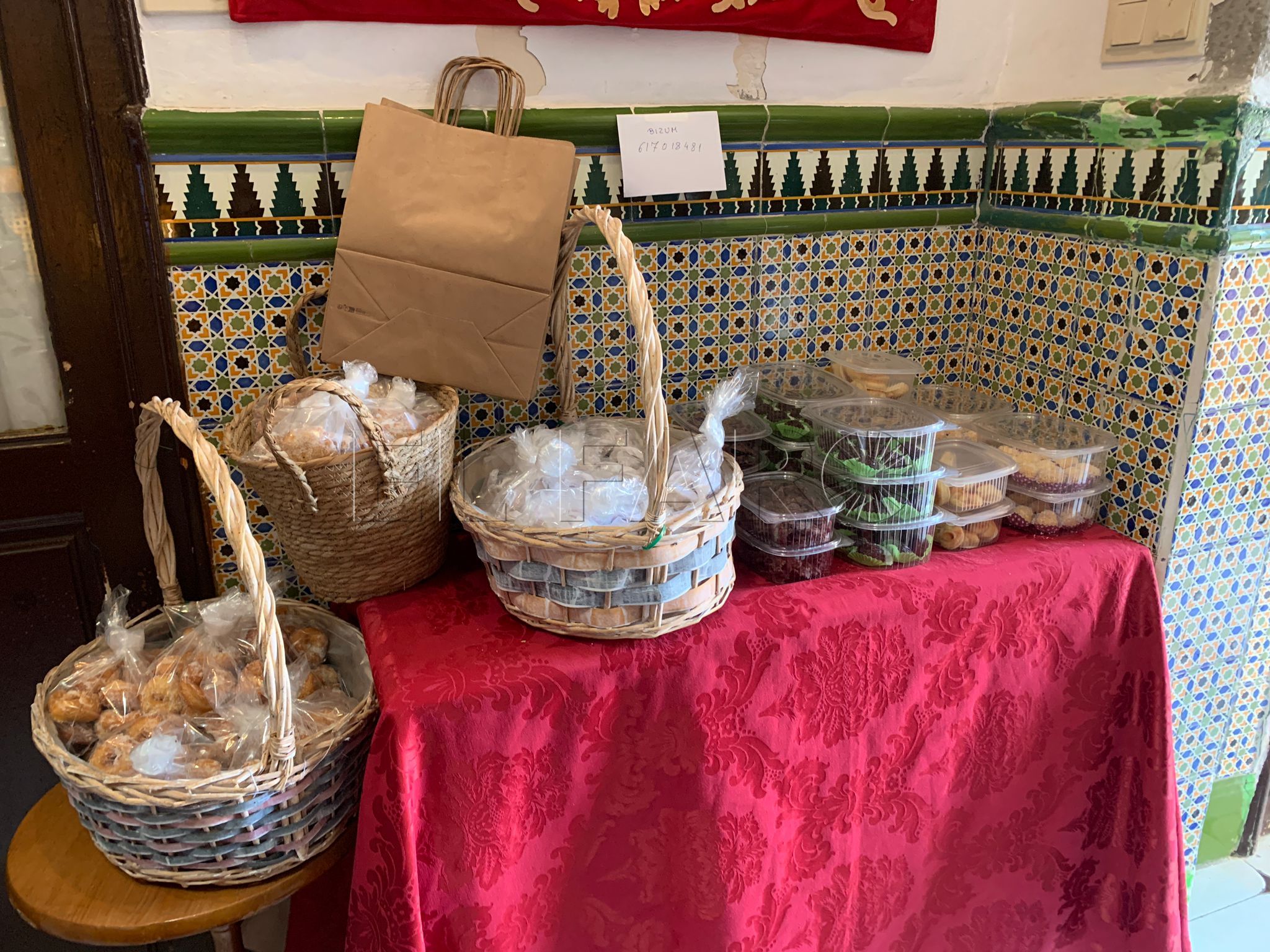 Dulces caseros de Navidad para un nuevo trono para la Divina Pastora