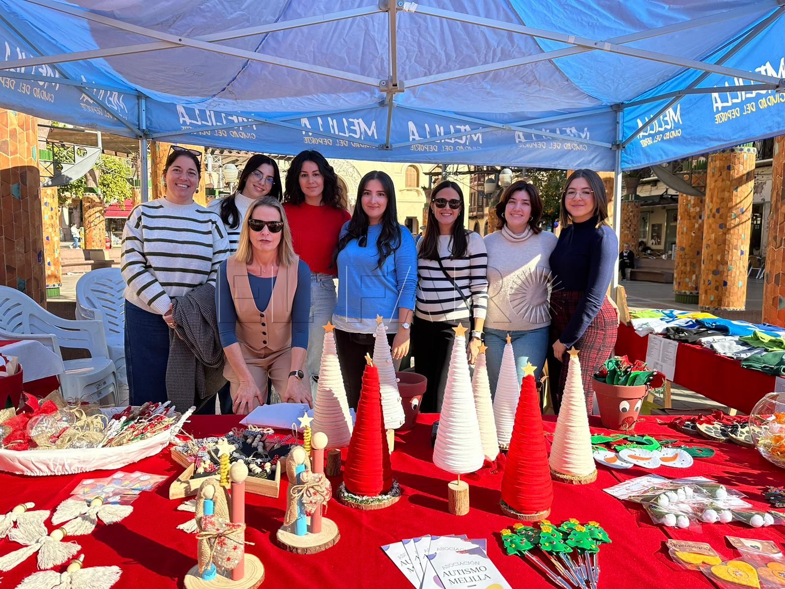 Originalidad y artesanía en el Mercado Navideño de Autismo Melilla