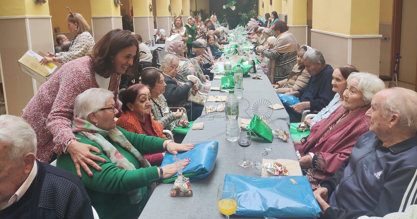 WhatsApp Image 2023 12 18 at 17.32.01 1 recorte Comida de Navidad en el Centro Asistencial