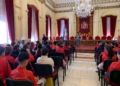 WhatsApp Image 2023 12 20 at 12.20.52 1 Cerca de 300 alumnos del León Solá visitan la Asamblea para ver la decoración de Navidad